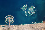 künstliche Inseln in Dubai: Palme und The World von NASA